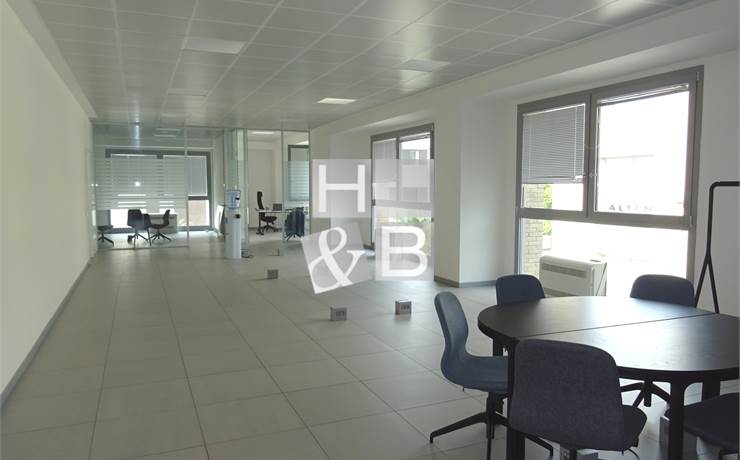 UFFICIO MQ 210 IN ELEGANTE CONTESTO