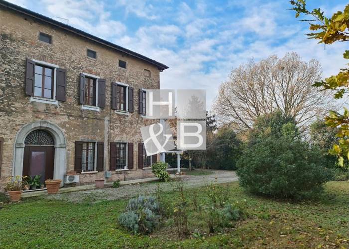 APPARTAMENTO IN VILLA DAL SAPORE ANTICO 